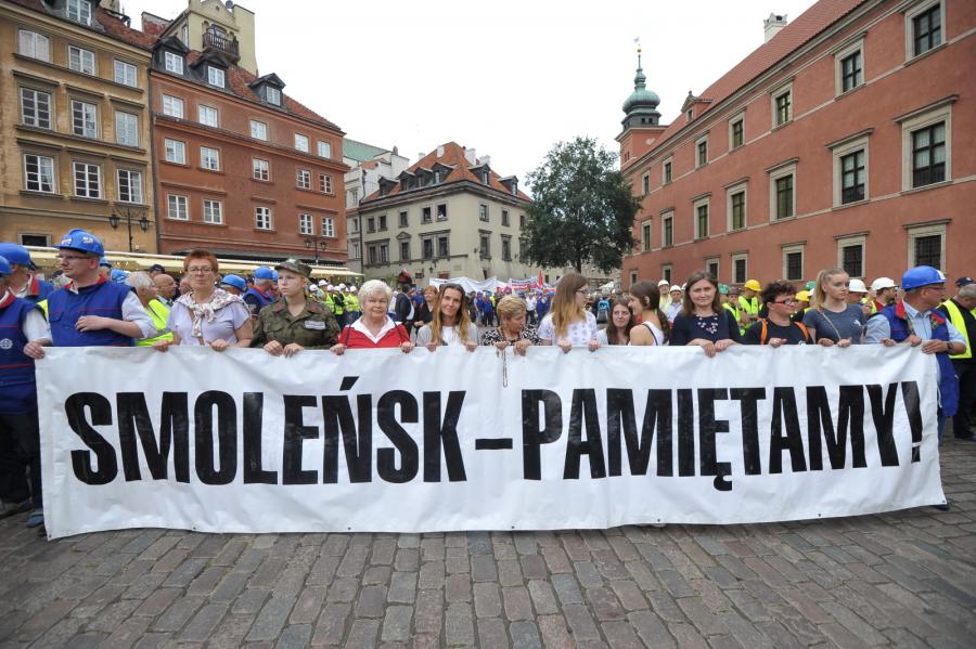 Uczestnicy Marszu Pamięci, który wyruszy sprzed archikatedry św. Jana Chrzciciela