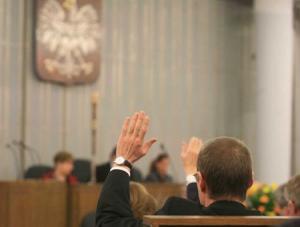 Senatorowie obcięli podwyżki na biura poselskie