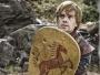Tyrion Lannister z "Gry o tron". Kiedy otaczający go świat stoi na granicy zagłady on zamiast przejmować się trudnymi czasami woli spędzać czas w objęciach prostytutek. Jego błyskotliwość i poczucie humoru sprawiły jednak, że jest jedną z bardziej lubianych postaci tej produkcji