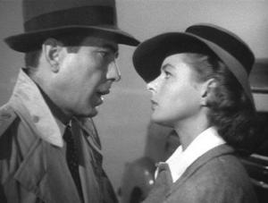 Humphrey Bogart i Ingrid Bergman w "Casablance" nosili płaszcze Burberry