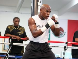 Mayweather zapłaci za pogrzeb rywala
