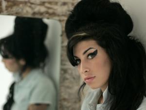 Amy Winehouse śpiewa "Our Day Will Come"