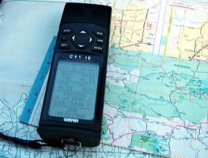 Przez GPS na wiele godzin utknęli w lesie