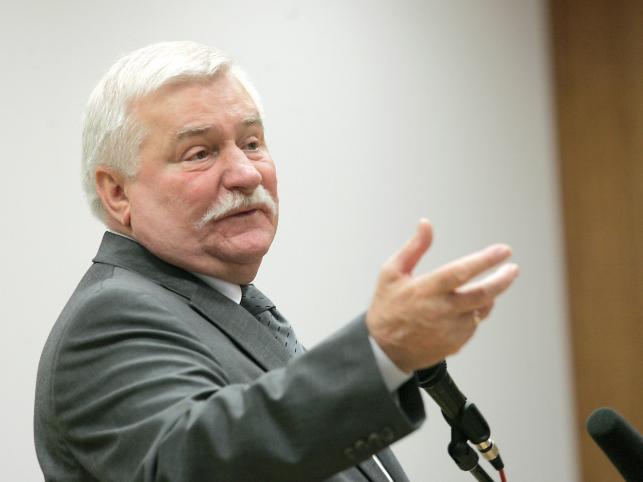 Wałęsa: Chcę być na polskim euro