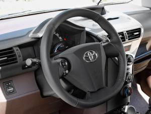 Toyota iQ seryjnie dostanie klimatyzację i ESP