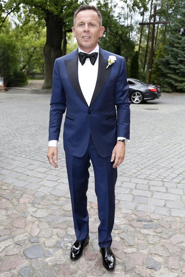 <b>ślub Izabeli Janachowskiej i Krzysztofa Jabłońskiego.</b> Jej ukochany, miał na sobie elegancki, granatowy garnitur. Izabela Janachowska z pewnością była tego dnia niezwykle dumna ze swojego wybranka.