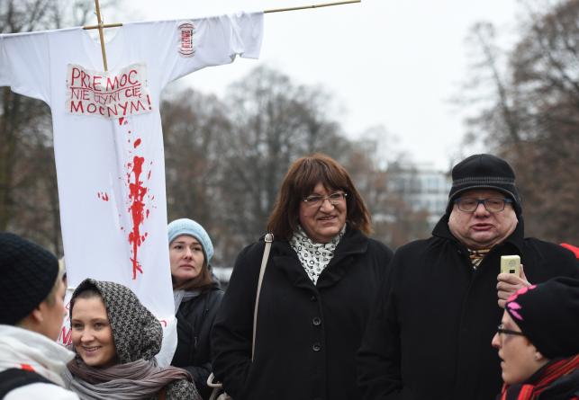 Lider Stowarzyszenia Dom Wszystkich Polska Ryszard Kalisz i posłanka Anna Grodzka, podczas "Marszu pand"