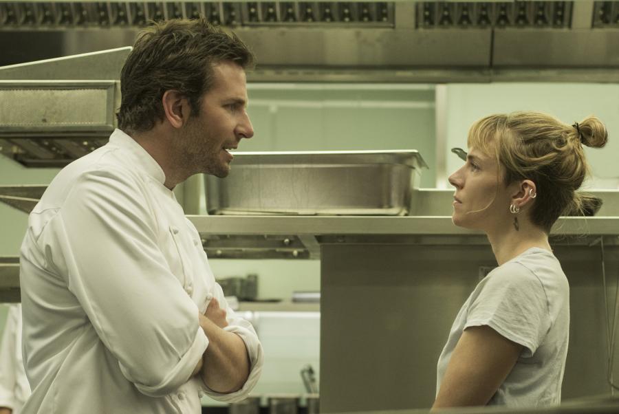Bradley Cooper i Sienna Miller w filmie "Ugotowany"