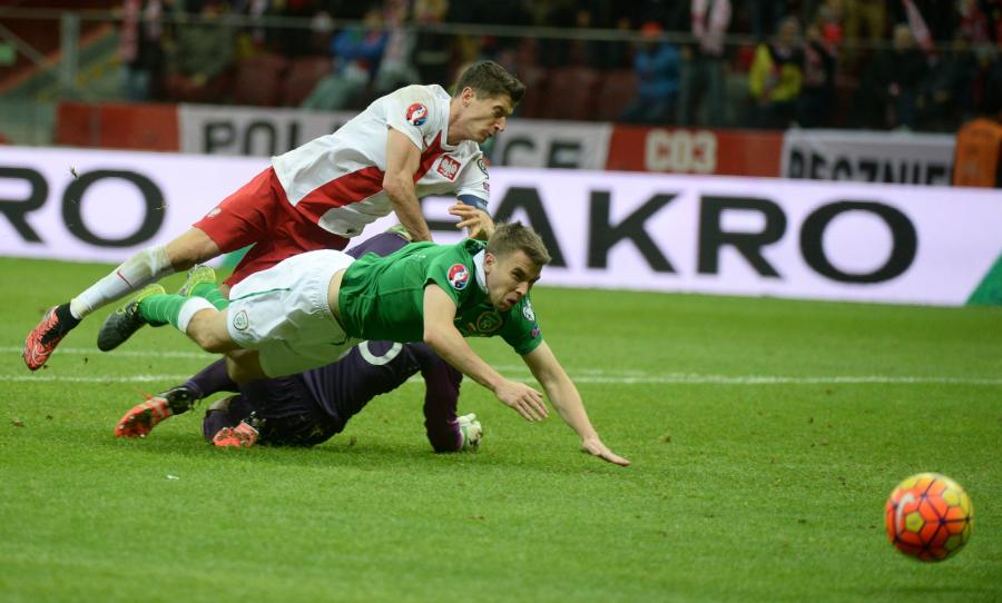 Robert Lewandowski i Seamus Coleman z Irlandii