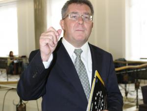 Czarnecki: Niesiołowski powinien wszystko ujawnić