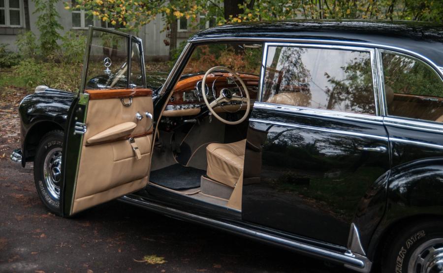 Mercedes 300d Adenauer